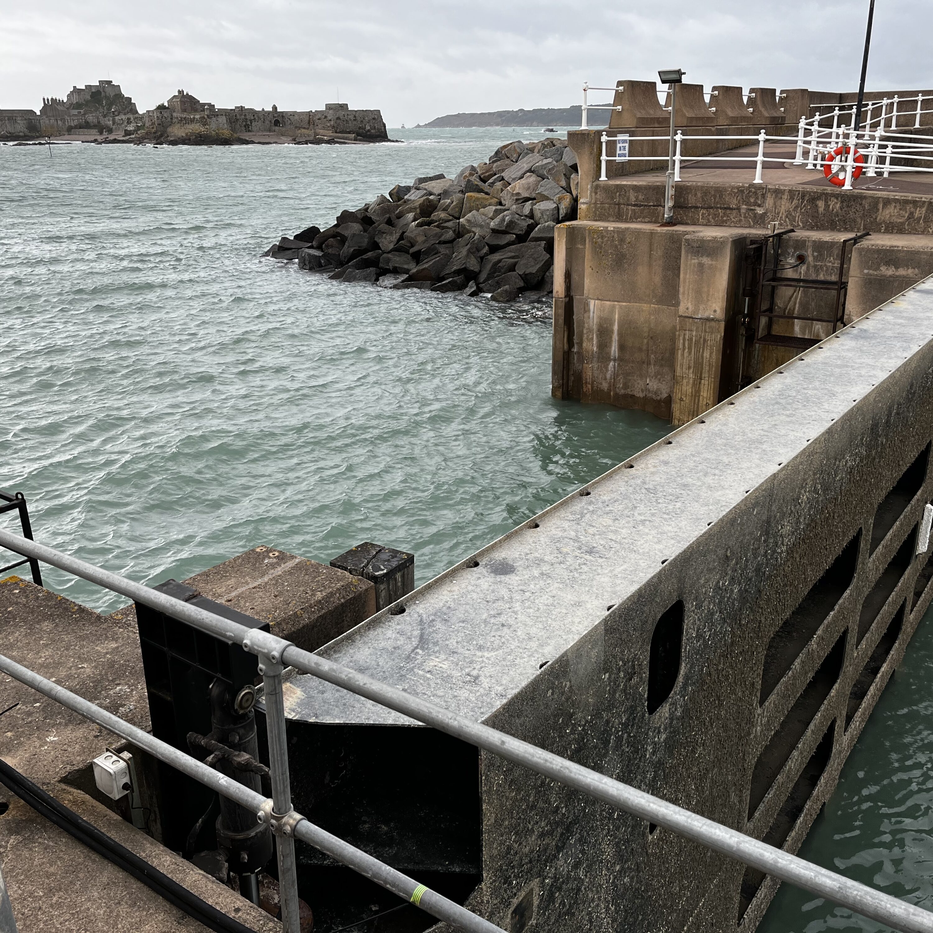 Elizabeth marina gate